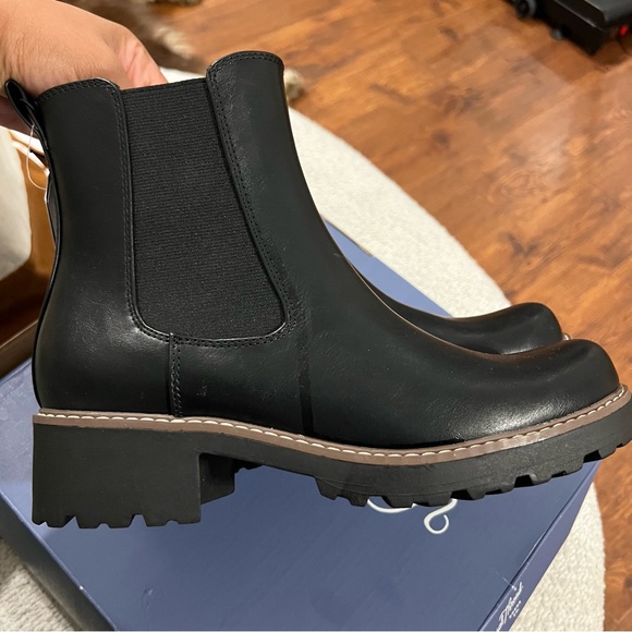 Universal Thread Black Ankle Boots (Brand New) - Picture 2 of 6